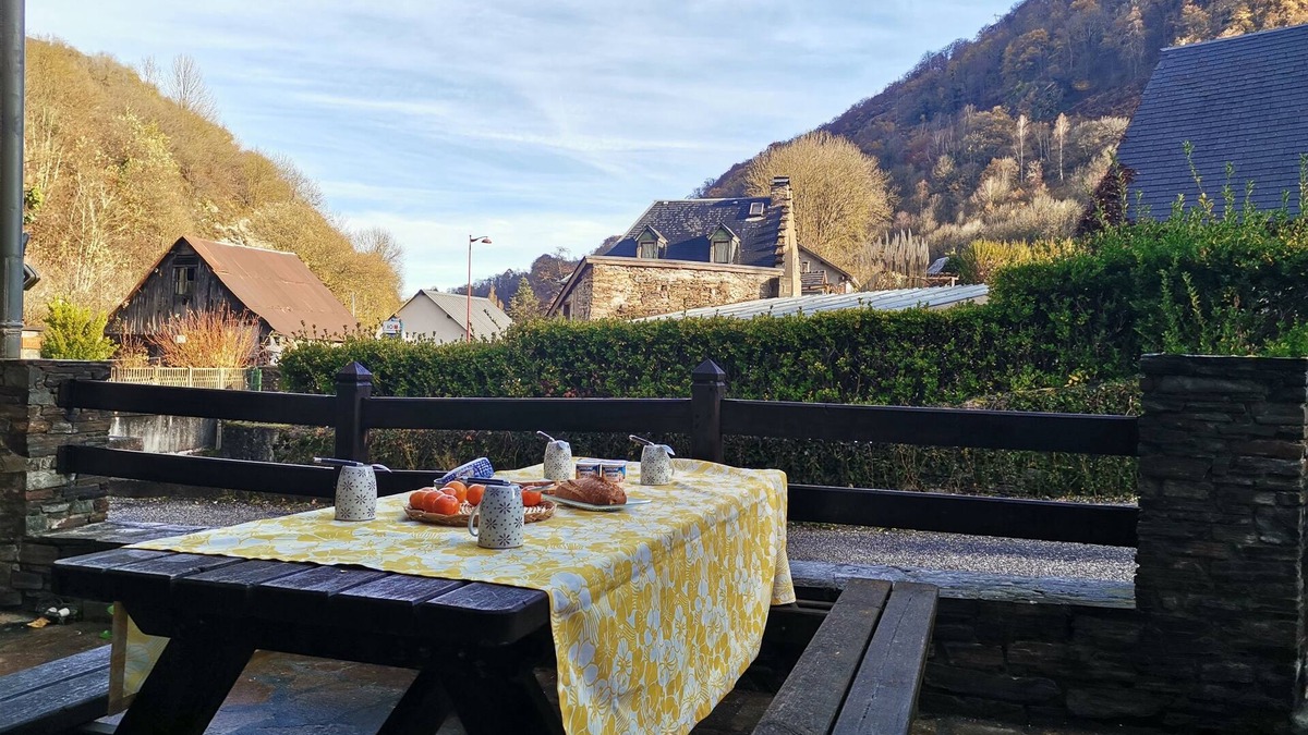 Cazaux-Layrisse House | à 10 mn de Luchon, Maison au Calme Pour un Séjour en Famille ou Entre Amis