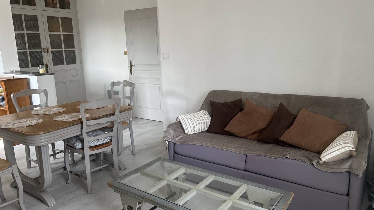 Luxeuil-les-Bains Apartment | à 800 m des Thermes Appartement F2 Spacieux Tout Équipé