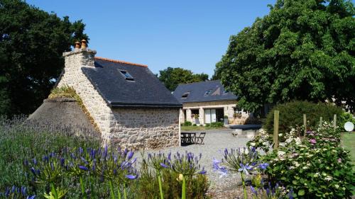 Pommerit-le-Vicomte Bed & Breakfast | À L'orée Du Bois
