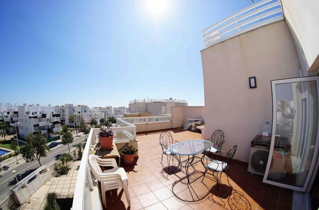 Retamar Apartment | Ático con terraza en el Toyo