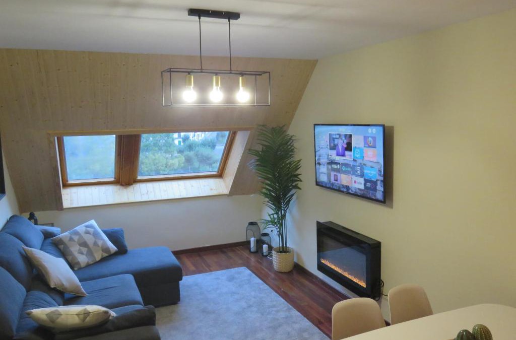 Canfranc-Estacion Apartment | Ático Dúplex reformado con vistas a la montaña