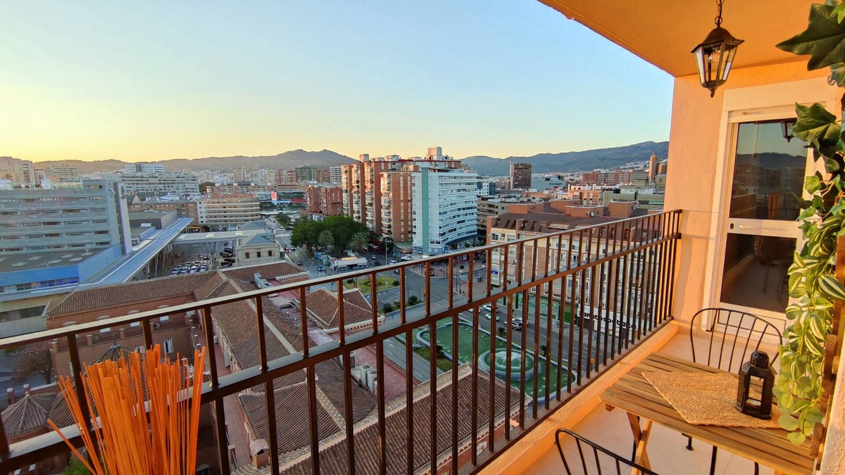 Jardin de la Abadia Apartment | Ático en el Corazón de Málaga. A 10 Minutos de la Playa y 18 del Centro