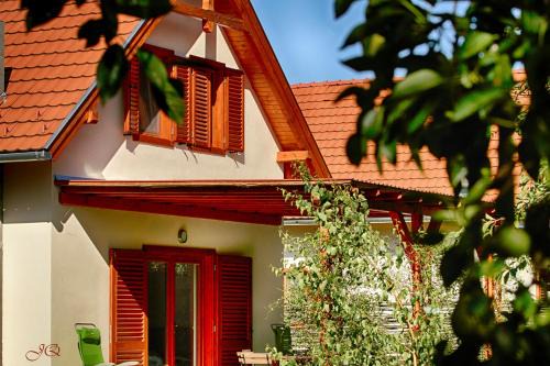Vizvar House | ÉDEN PARK VÍZVÁR