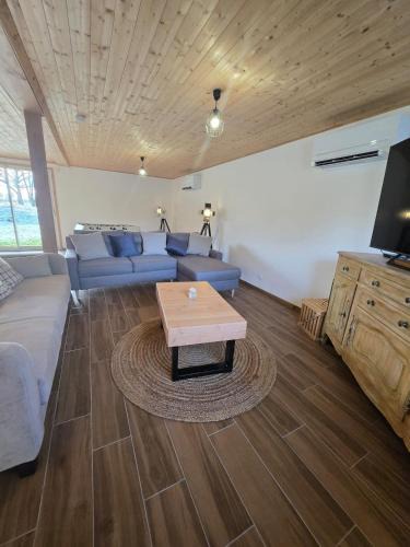 Moulicent Ski Chalet | Évasion en Normandie