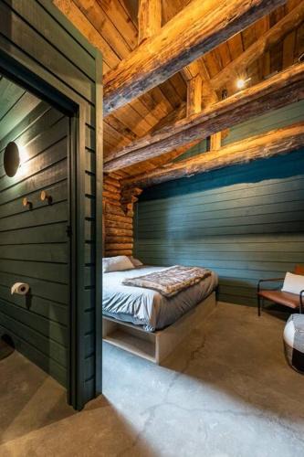 Saint-Simeon Ski Chalet | ÖBois Charlevoix - L'Écurie 3 Studio