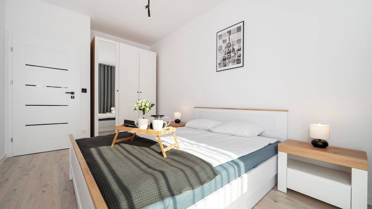 Srodmiescie Apartment | Łódź Pomorska Apt - 50m2 with Balcony - by Rentujemy