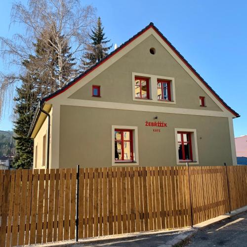 Susice House | Žebřík postel Sušice