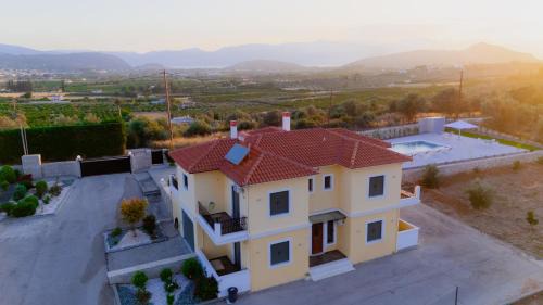 Nea Tirintha Villa | Βίλλα Πηνελόπη με πισίνα σε ιδιωτικό λόφο με θέα