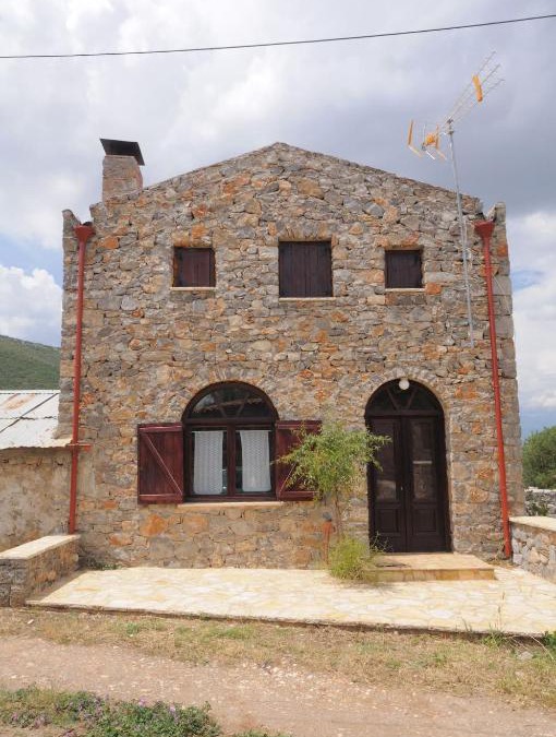 Amfikleia-Elateia Ski Chalet | ΕΥμορφο σαν παραμύθι ΑΜΥΓΔΑΛΙΑ