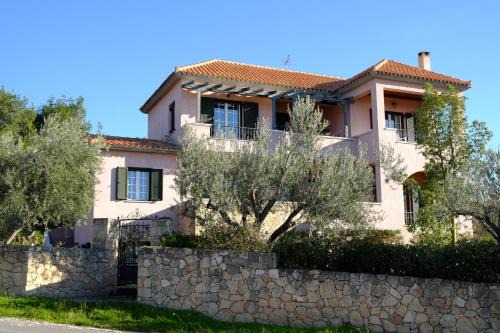 Ayioi Asomatoi Apartment | Ιδανική μεζονέτα με θέα πολύ κοντά στο λιμάνι