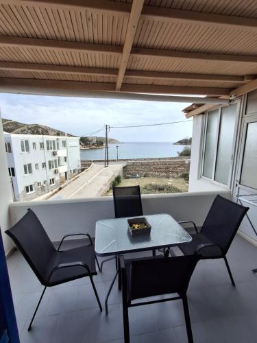 Vari Apartment | Με θέα τον όρμο της Βάρης