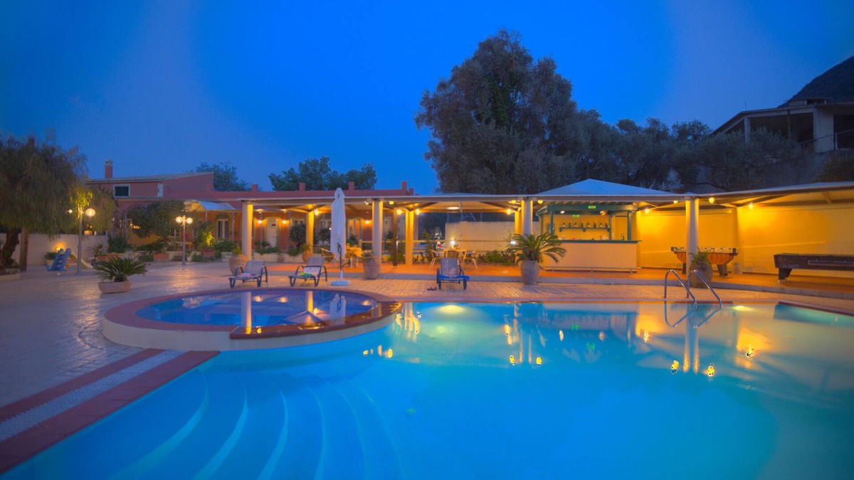 Dafnata Villa | Νεόκτιστη βίλα 4 υπνοδωματίων με ιδιωτική πισίνα στον Άγιο Ματθαίο Κέρκυρας