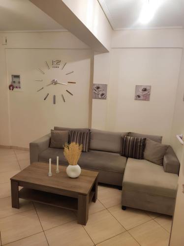 Trikala Apartment | Ομορφο διαμερισμα στο κεντρο της πολης με παρκιν