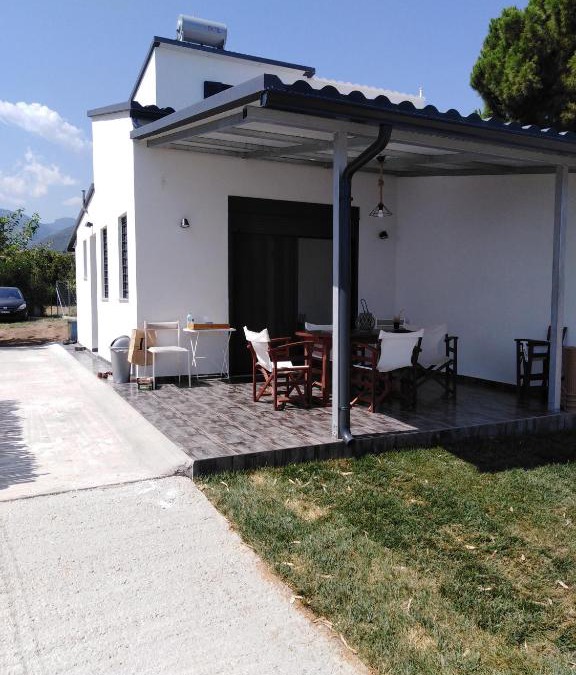 Sarakiniko Villa | Σπίτι με σοφίτα μπροστά στη θάλασσα