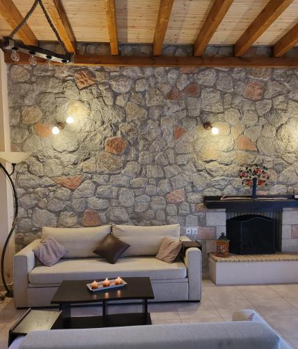 Kalavrita House | Τα πέτρινα στο Σκεπαστό