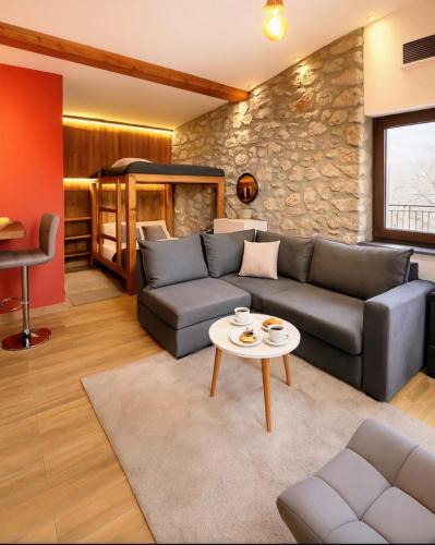 Lamia House | ΧΑΡΟΥΛΑ ΣΤΟΥΝΤΙΟ 2