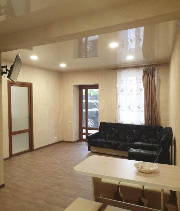 Heniches'k Apartment | Алевтина