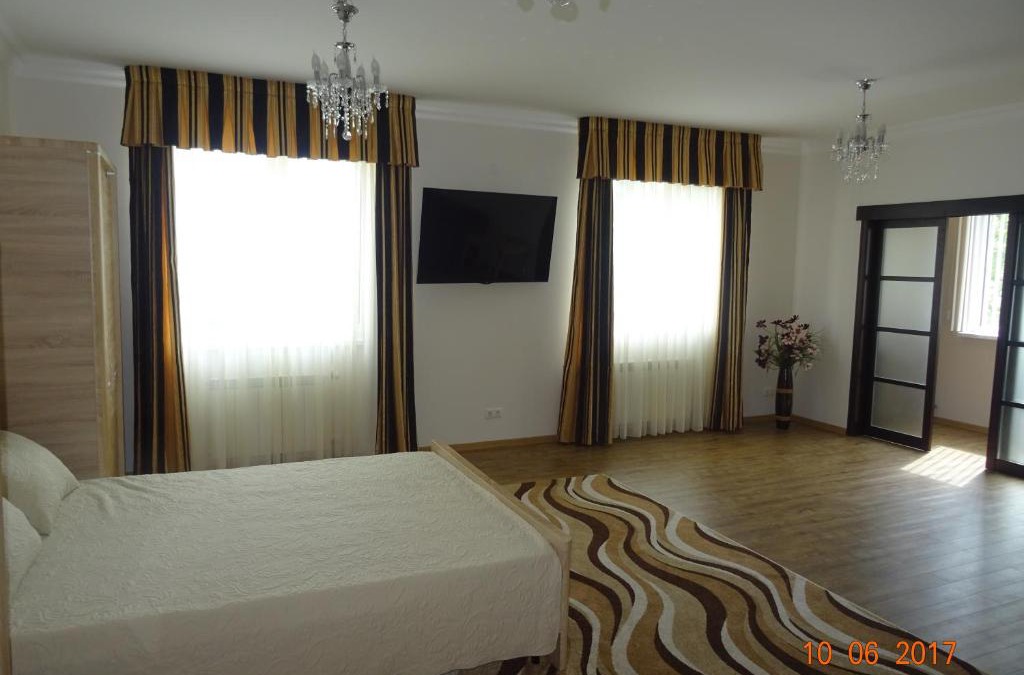 Tsentralnyy Apartment | "Апартаменты у Елены-1"