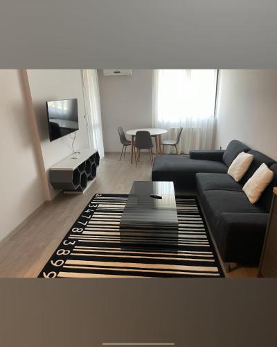 Sliven Apartment | Апартамент 402