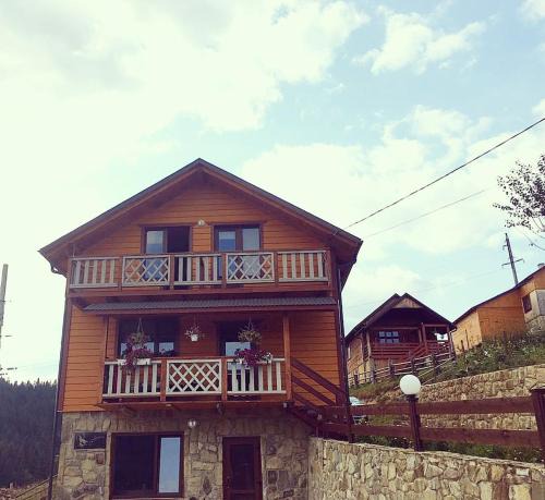 Yablunytsya Apartment | Вовкаль