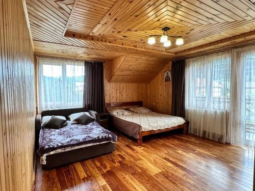Yavory Apartment | За рікою