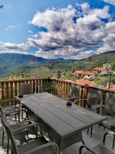 Luki Villa | Каменната къща