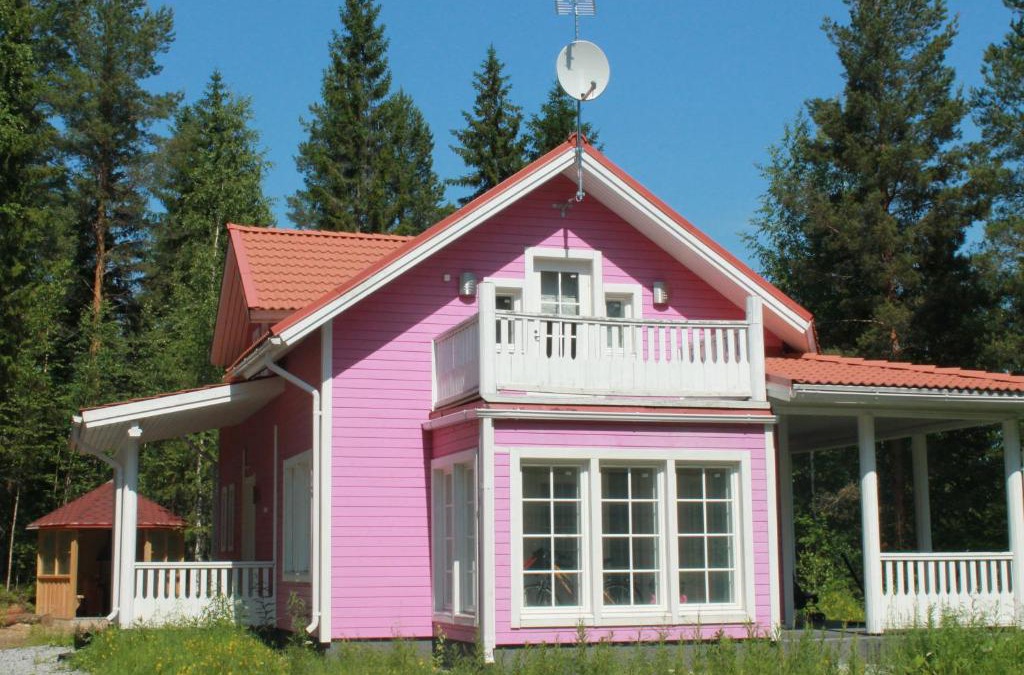 Enonkoski House | Коттедж в Финляндии, Enonkoski (розовый)