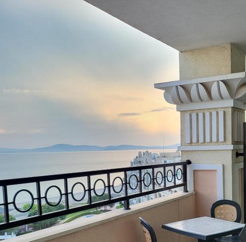 Pomorie Hotel | "Красавиците тъмнокоси" Sunset Resort Pomorie