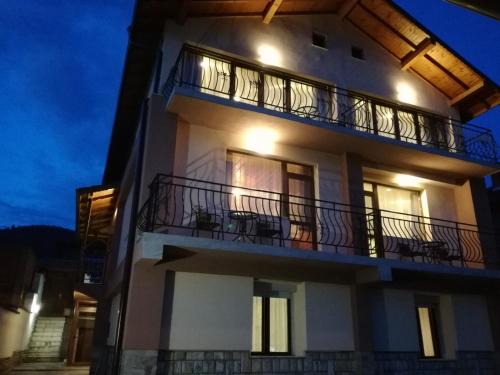 Sarnitsa House | Къща Генчеви