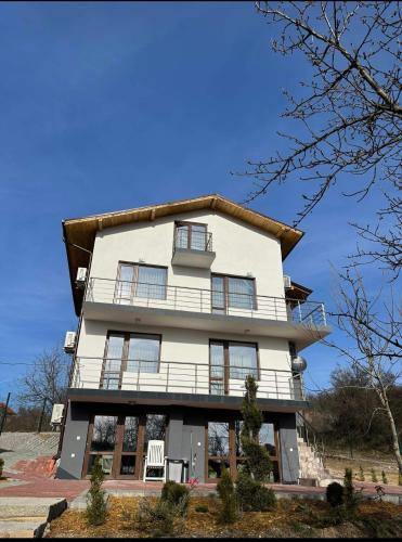 Dupnitsa Villa | Къща за гости “При Язовира”