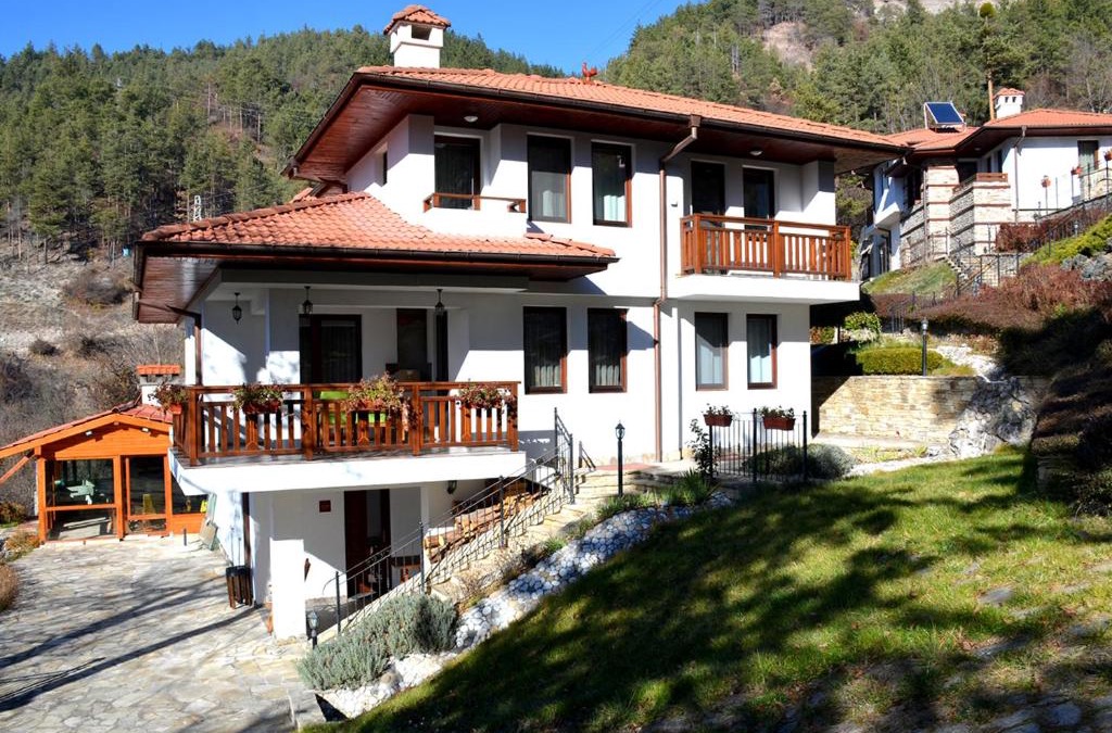 Devin House | Къщи за гости "КАРАТА" 2