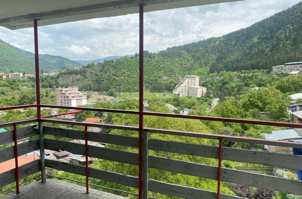 Akhali Ubani Apartment | Мансарда с верандой