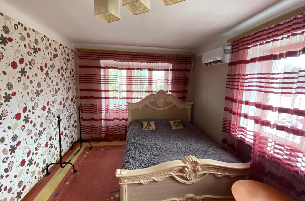 Zhytomyr Apartment | Михайлівська квартира