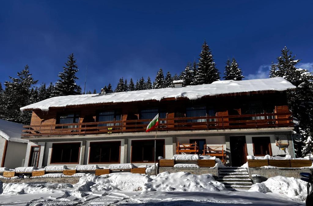 Semkovo Cabin | Райски кът “Еленова поляна”