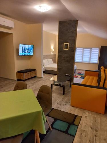 Troyan House | стаи за гости TODA