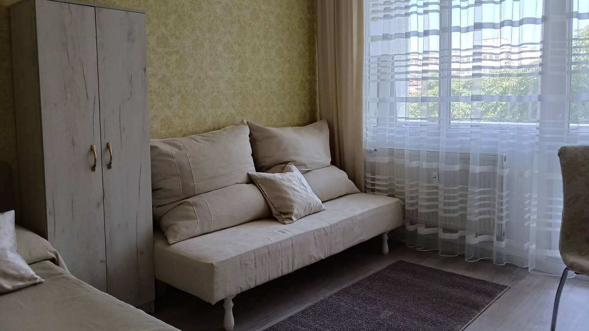 Serdika Apartment | Уютен апартамент в центърът на града. До търговски център, парк и метро.