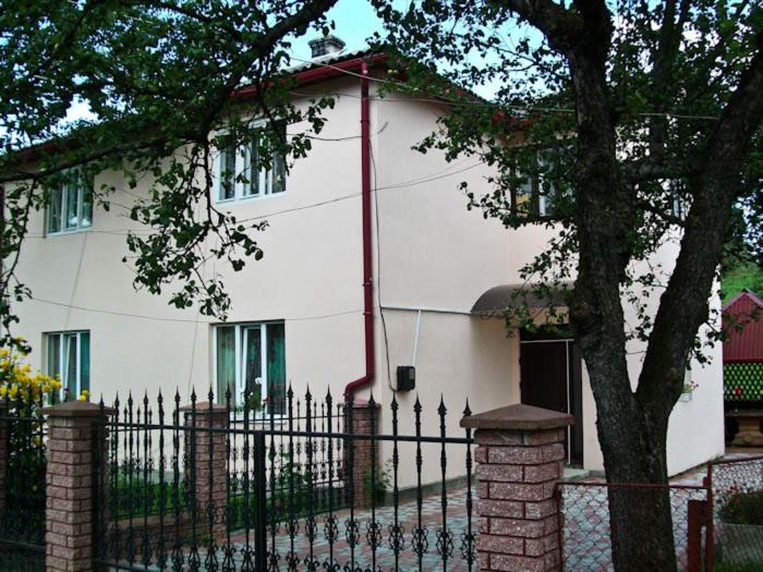 Yasinya House | Хостел в Карпатах