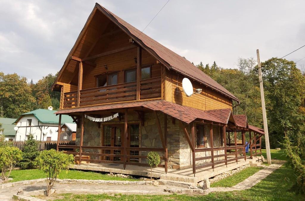Vyzhnytsya House | Шале "Тиша"
