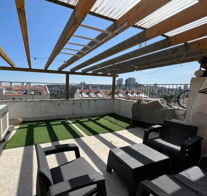 Jerusalem Apartment | דירה ל11 איש צמוד לעין כרם י-ם