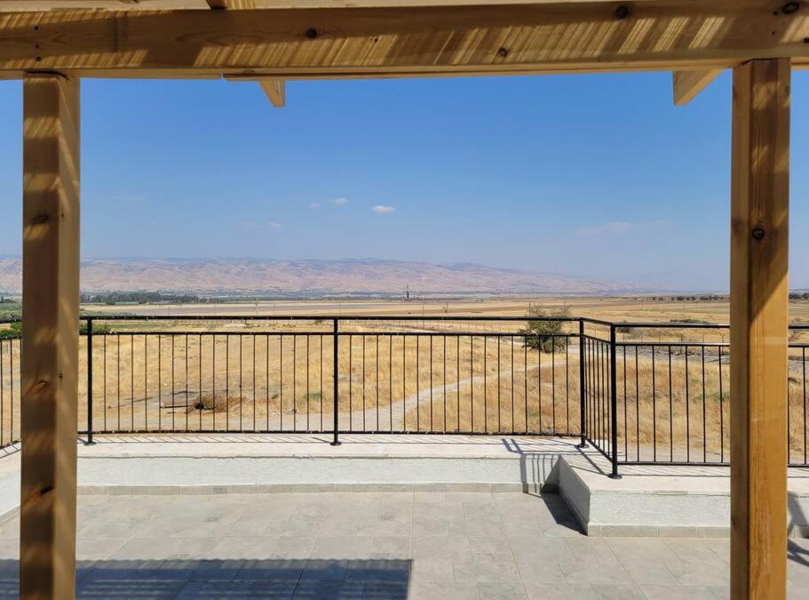 Emek HaMaayanot House | נוף הרים עמק המעיינות.