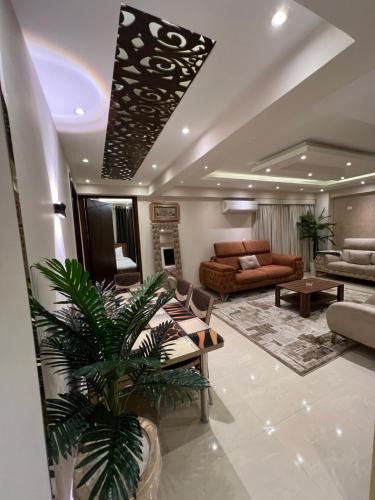 Downtown Cairo Apartment | المهندسين ميدان لبنان
