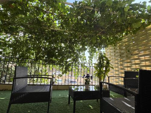 Taif Apartment | الوسام شقة كبيرة 4 غرف نوم وصالة وشرفة -بلكونة- Large apartment with 4 bedrooms, a living room and a balcony