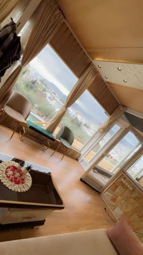 Azla Ski Chalet | بوعنان