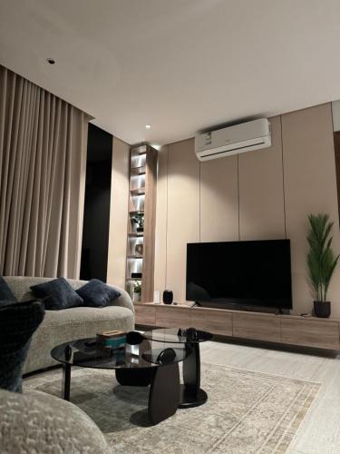 Al Olaya District Apartment | شقة حديثة مودرن غرفتين وصالة a22