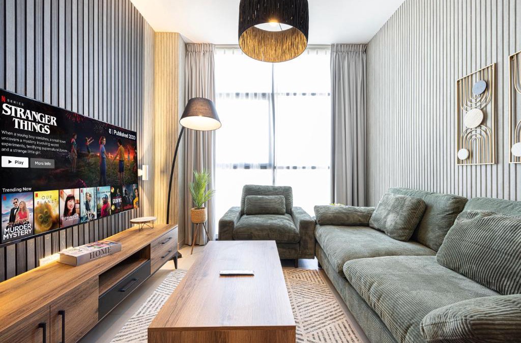 Sharjah Apartment | شقة رائعة بغرفة نوم واحدة وصالة في الممشى - The Sapphire