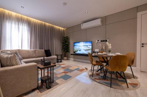 Riyadh Apartment | شقه 7فاخره ثلاث غرف نوم وجلسه خارجيه