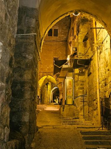 Old City Apartment | غرفة