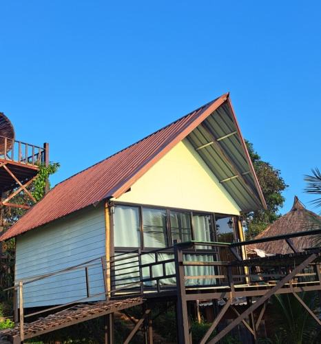 Chiang Saen House | ดอยสะโง้วิวโฮมสเตย์บ้านหลังใหญ่