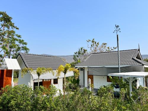 Chum Phae House | บ้านพวงชมพู By ชมภู ชุมแพ โฮมสเตย์ ไร่คุณต๋ง
