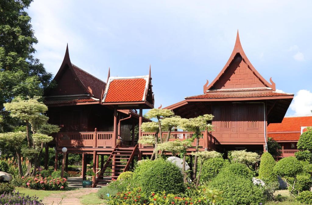 Si Prachan Hotel | บ้านไทยรีสอร์ท